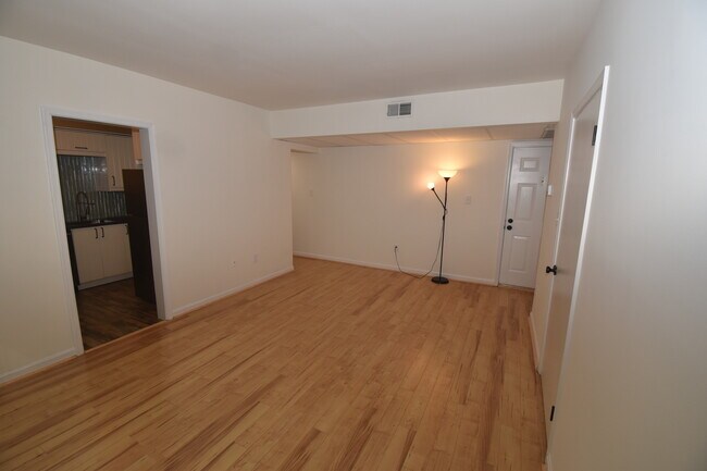 Foto del edificio - 1806 Key Blvd