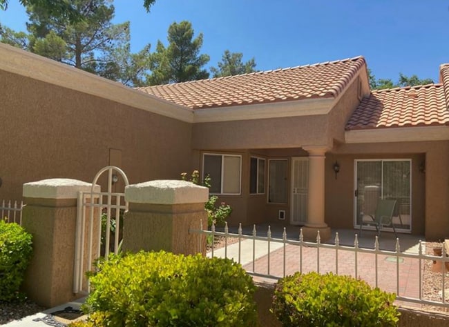 Building Photo - Sun City - Short Term Rental - Fully Furnished