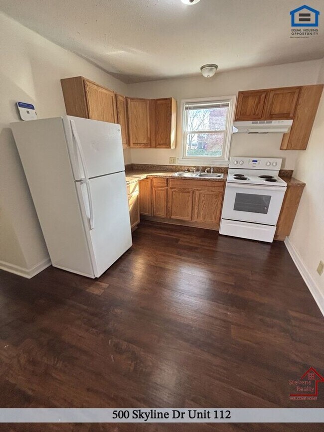 Building Photo - 500 Skyline Dr