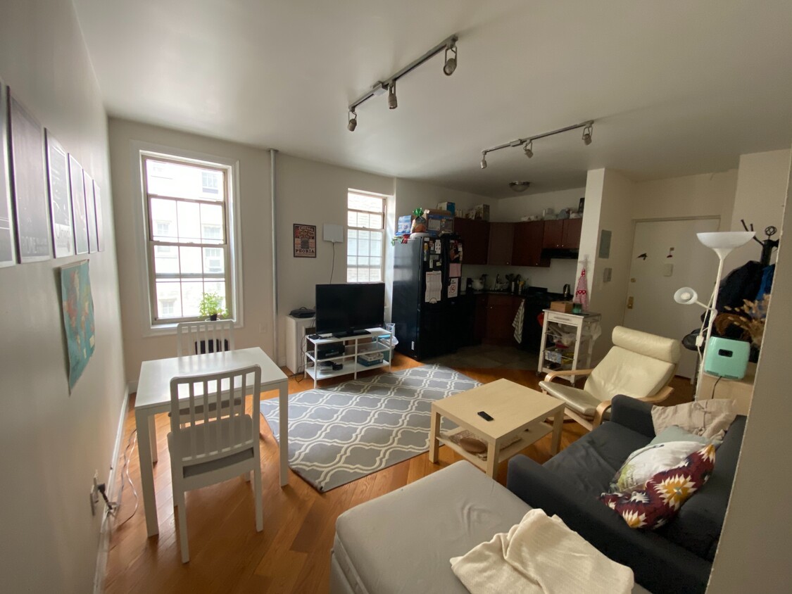 Primary Photo - 266 Washington Ave
