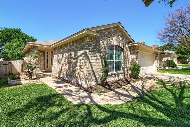 Foto del edificio - 3592 Rock Shelf Ln