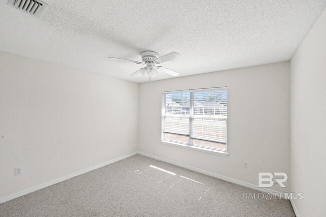 Building Photo - 8197 Edgewood Dr