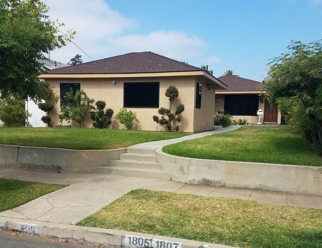 Front Yard - 1807 S 4th St