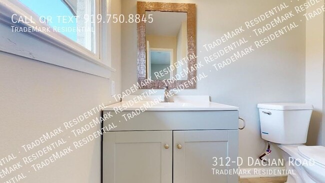 Foto del edificio - 312-D Dacian Rd