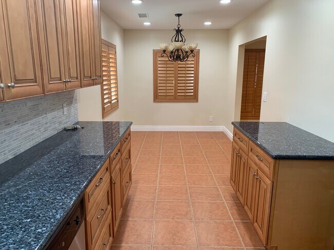 Foto del edificio - 4825 Densmore Ave