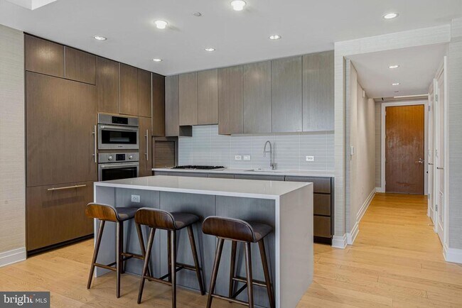 Foto del edificio - 2501 M St NW