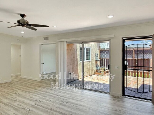 Building Photo - 2552 Granada Cir