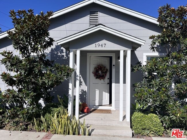 Building Photo - 1947 Fullerton Ave