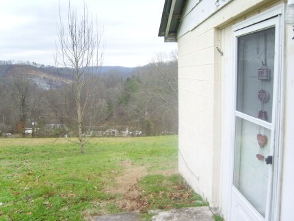 Building Photo - 391 Chestnut Ridge Rd