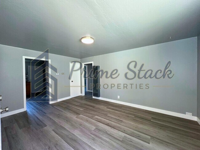 Foto del edificio - 743 Miller St