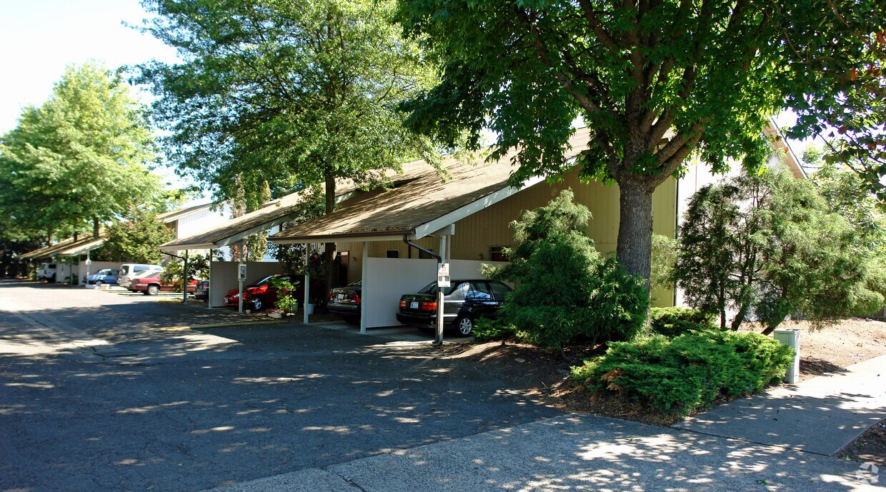 Foto del edificio - 55 Corliss Ln