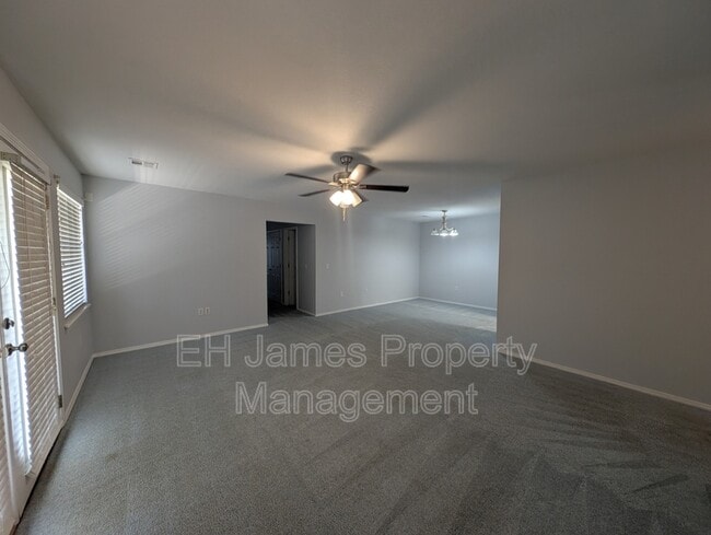 Foto del edificio - 6945 E 46th Pl