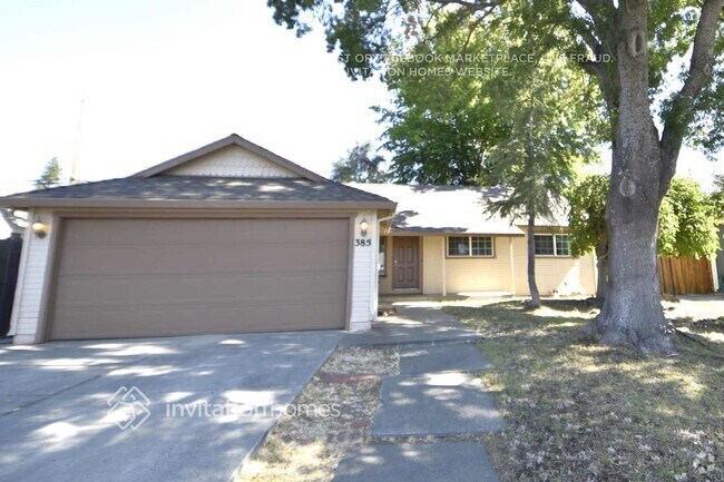 Building Photo - 385 Temple Dr