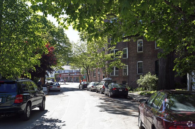 Building Photo - 271 Huron Ave