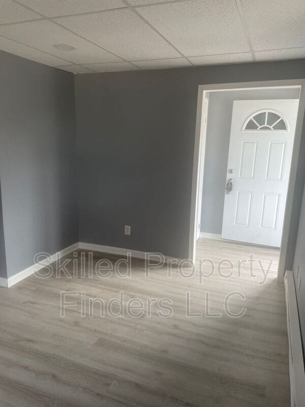 756 Main St Unit Apt 2B, Stroudsburg, PA 18360 Condo for Rent in