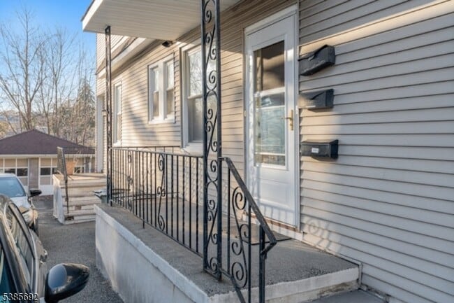 Foto del edificio - 512 McBride Ave