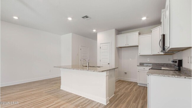 Building Photo - 459 Melrose Wy