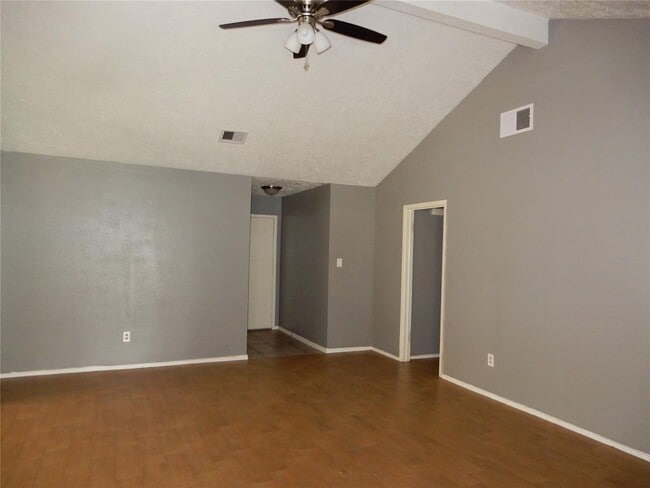 Building Photo - 15610 Morning Dove Dr