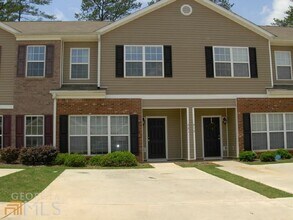 Building Photo - 221 Shenandoah Dr