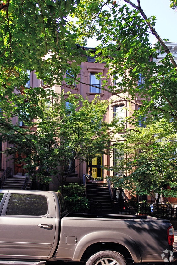 Building Photo - 416 3rd St