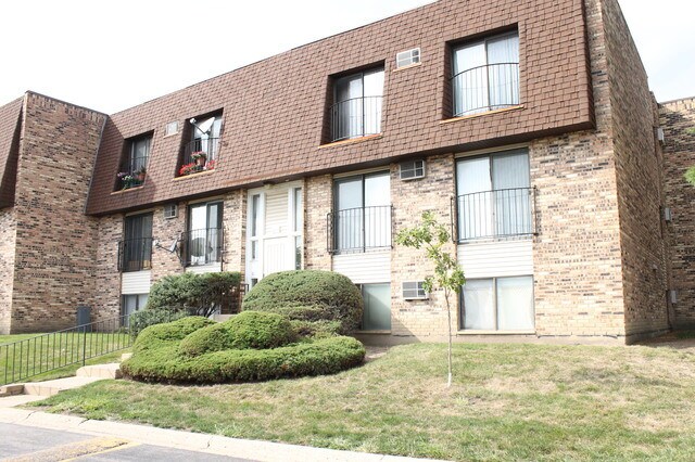 Building Photo - 202 S Waters Edge Dr