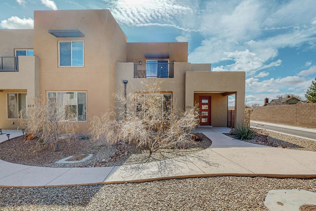 Primary Photo - 6321 Vista del Bosque Dr NW