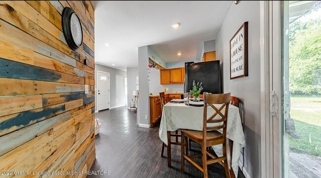 Building Photo - 5420 S Waverly Rd