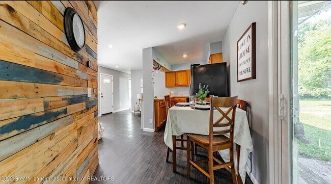 Foto del edificio - 5420 S Waverly Rd