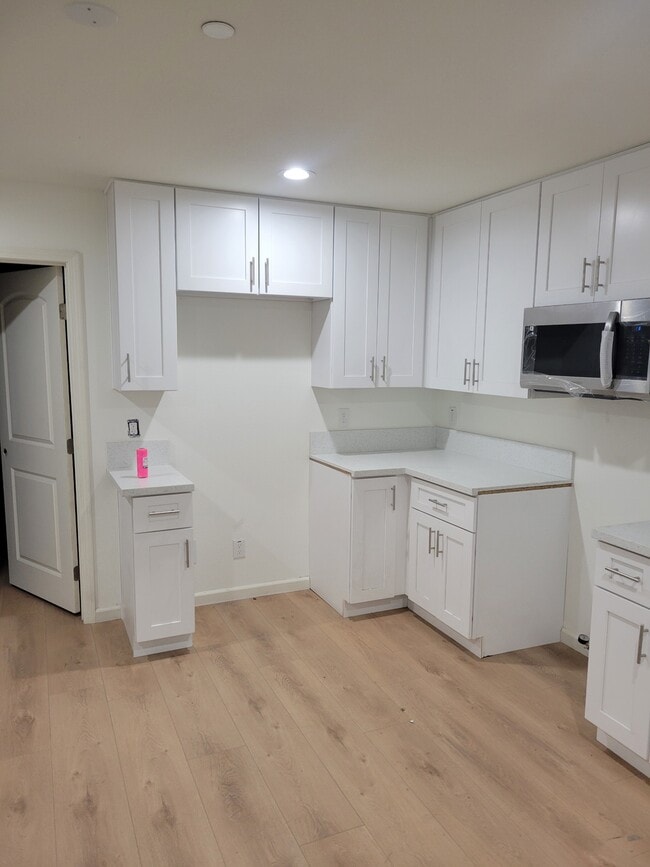 Foto del edificio - 4852 Stancroft Ave
