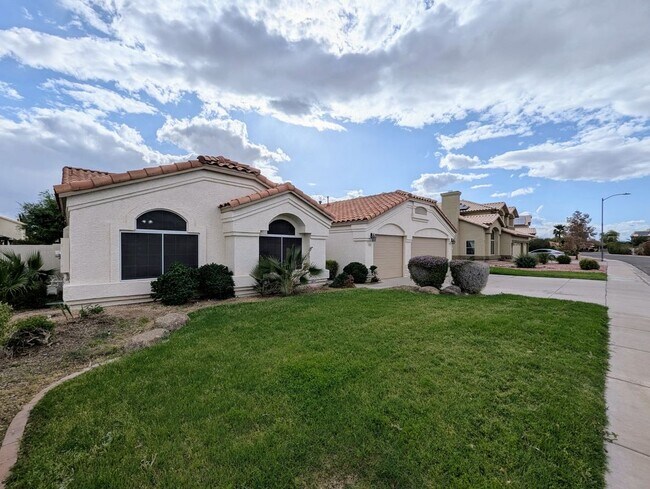 Foto del edificio - 12417 W Encanto Blvd