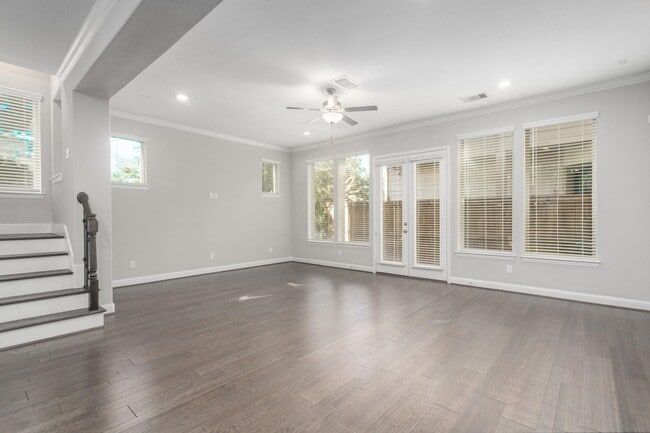 Building Photo - 1130 Shepherd Oaks Dr