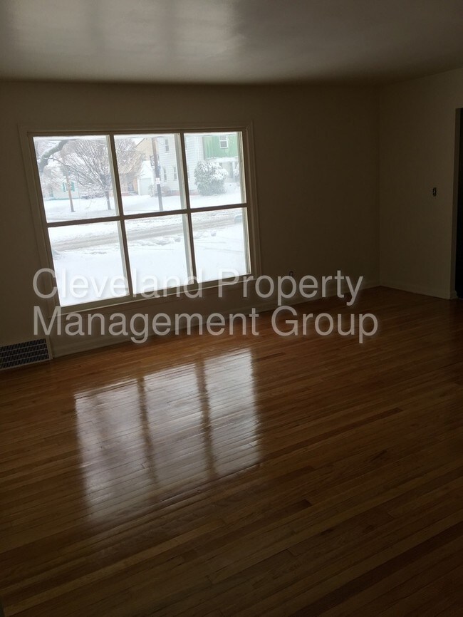 Building Photo - 16402 Stockbridge Ave