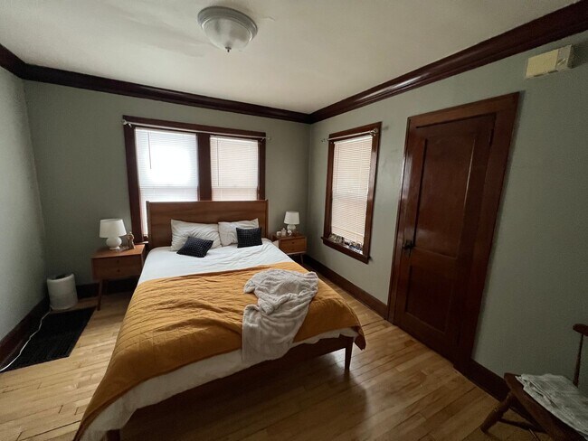Foto del edificio - 808 E 3rd St