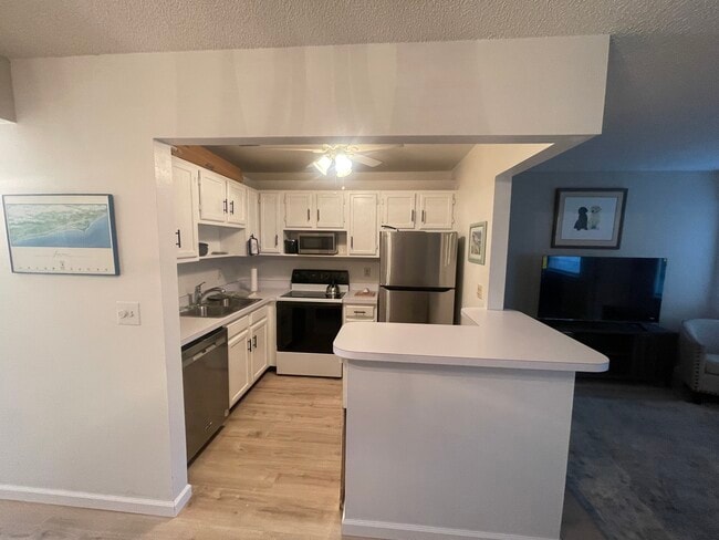 Foto del edificio - 52 Woodland Dr