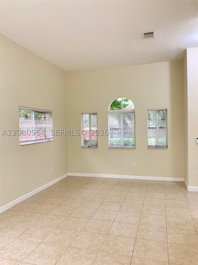 Foto del edificio - 2536 NE 41st Terrace