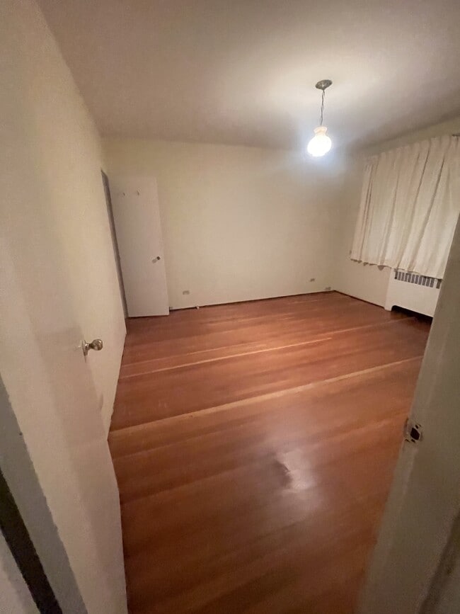 Photo du bâtiment - 65 W 49th Ave