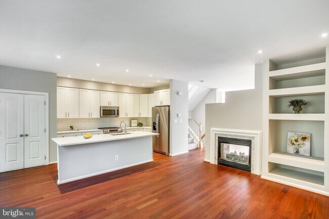Foto del edificio - 13364 Colchester Ferry Pl