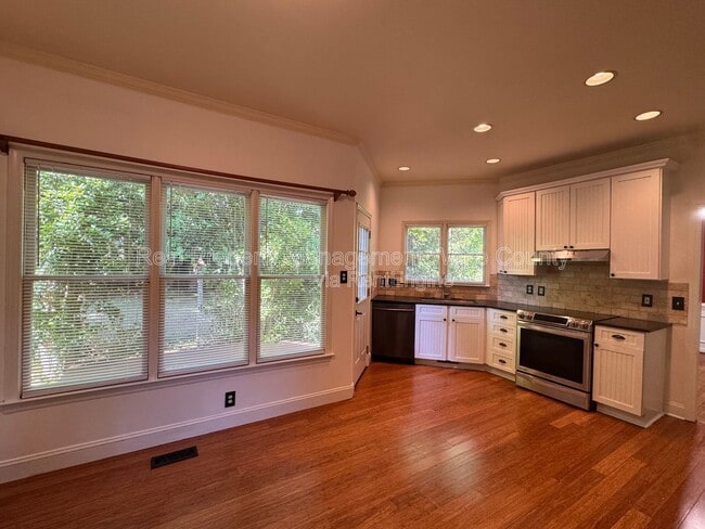 Foto del edificio - 102 Powder Mill Ct