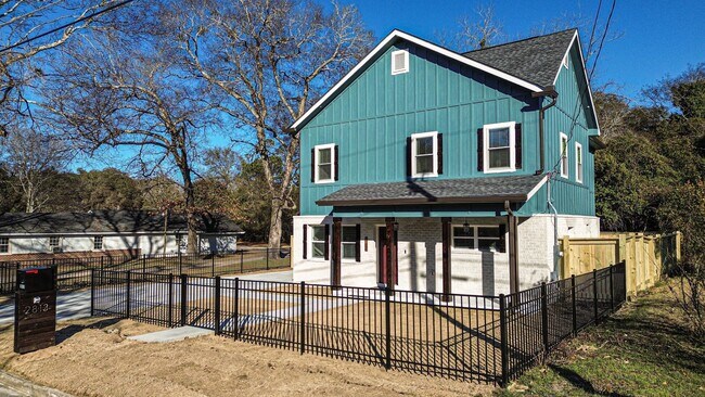 Foto del edificio - 2813 Mead Rd