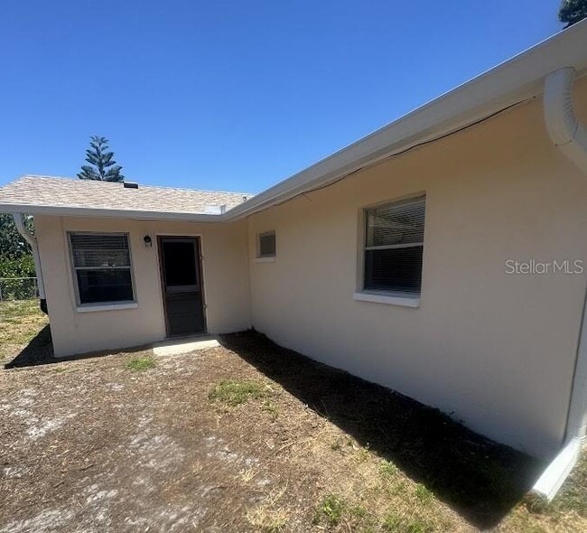 Building Photo - 4509 Brooksdale Dr
