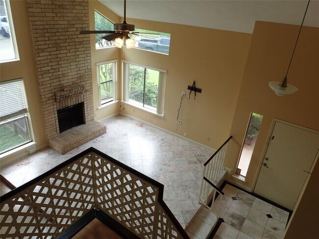 Foto del edificio - 3415 Streamside Ln