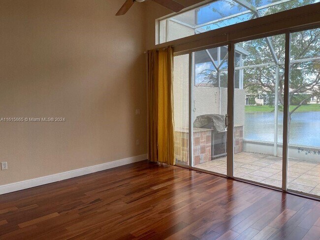 Foto del edificio - 8133 Madison Lakes Cir S