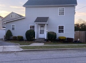Building Photo - 16 Nelson Ave