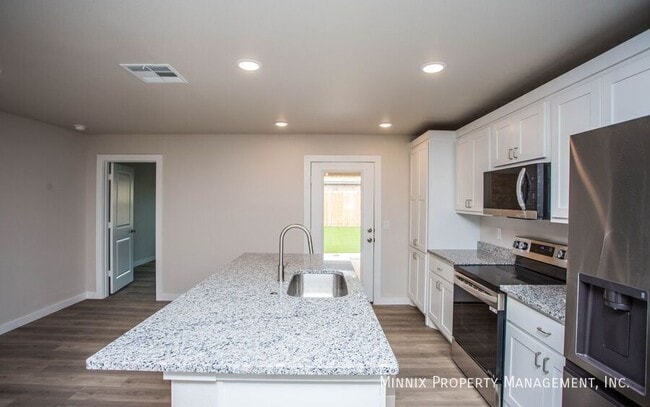 Foto del edificio - 310 E 77th St