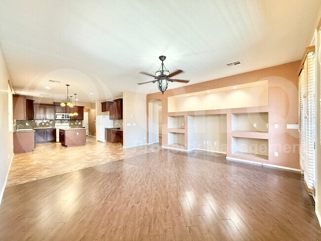 Foto del edificio - 14509 W Jenan Dr