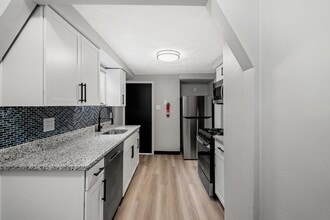 Building Photo - 2824 Morlock St