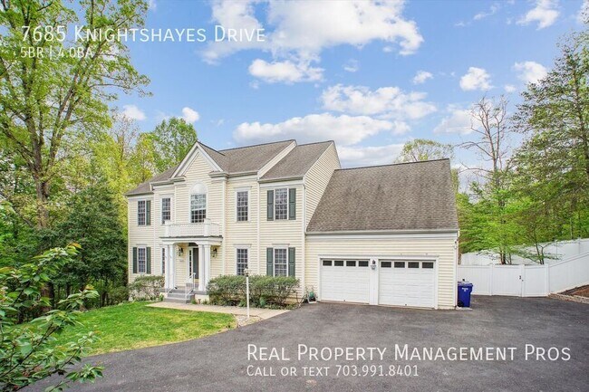 Photo - 7685 Knightshayes Dr House