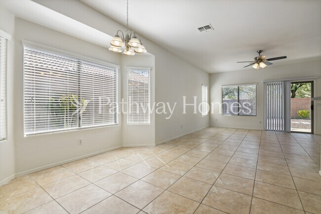 Foto del edificio - 15046 N 172nd Ln
