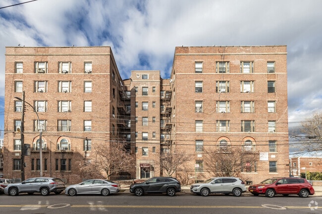 Building Photo - 3338 Parsons Blvd