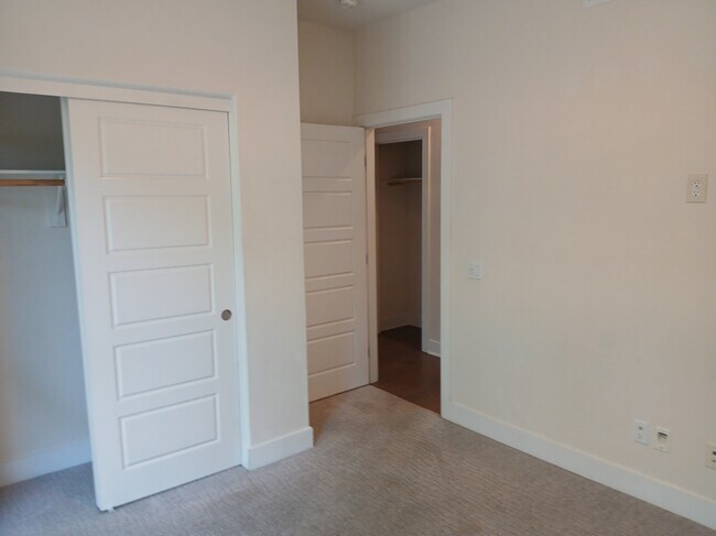 Foto del edificio - 135 W Live Oak Ave